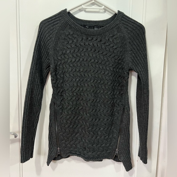 Dex - knit sweater - Picture 1 of 2